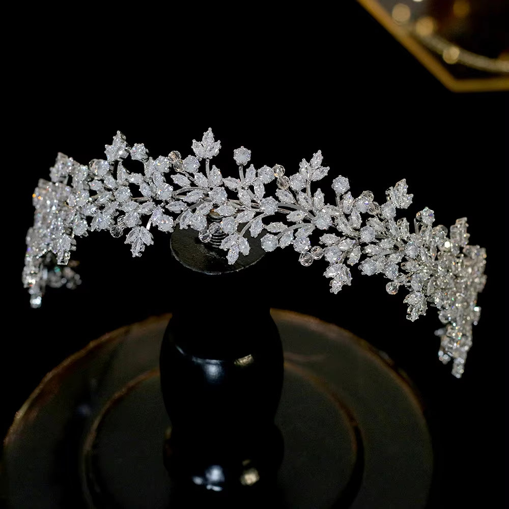 Bridal Headwear Hair Accessories Jewelry，Crowns for Women Wedding Accessories，Cubic Zirconia Crown，Tiara，Bridesmaid Gift